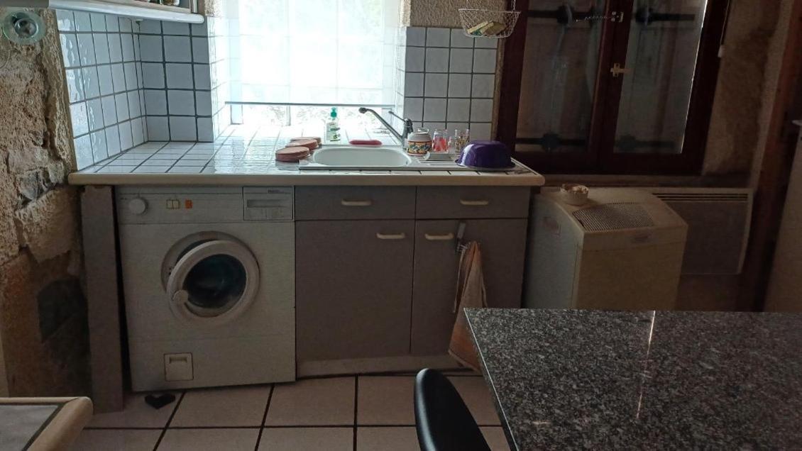 Appartement Chaleureux Dans Une Maison En Pierre Mireval Exterior foto