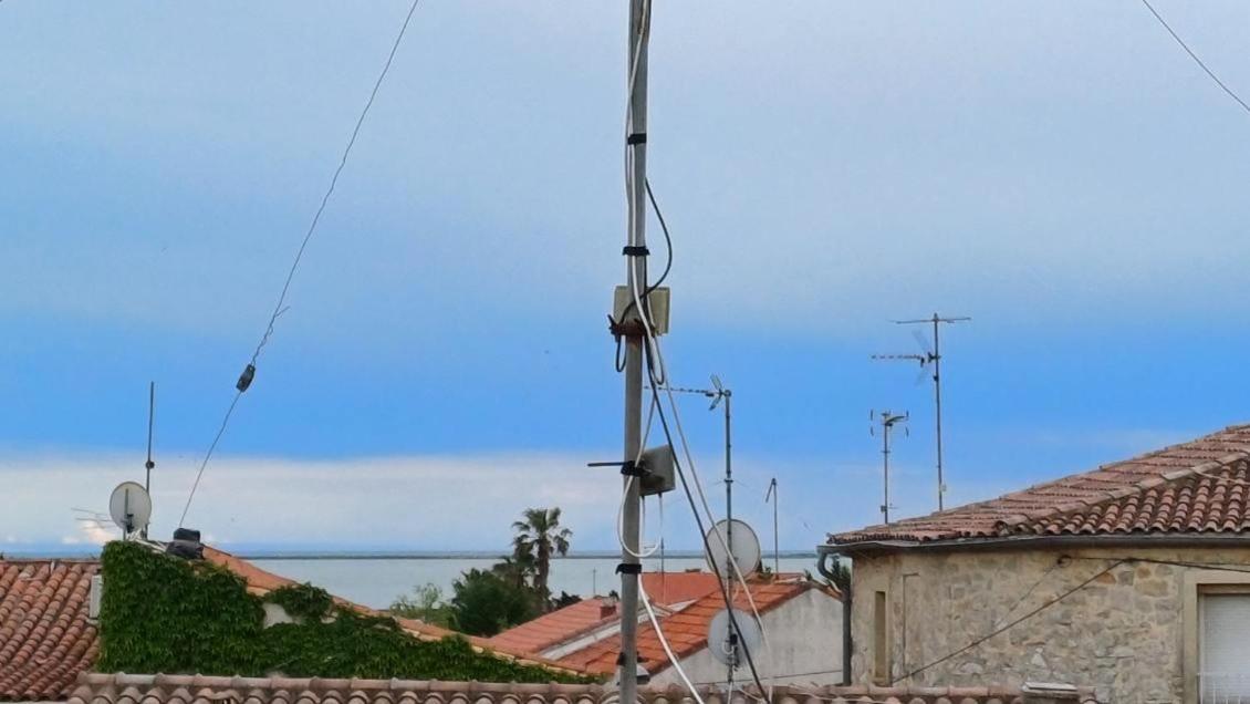 Appartement Chaleureux Dans Une Maison En Pierre Mireval Exterior foto