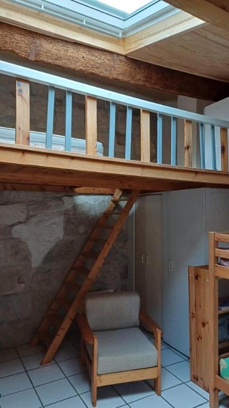Appartement Chaleureux Dans Une Maison En Pierre Mireval Exterior foto