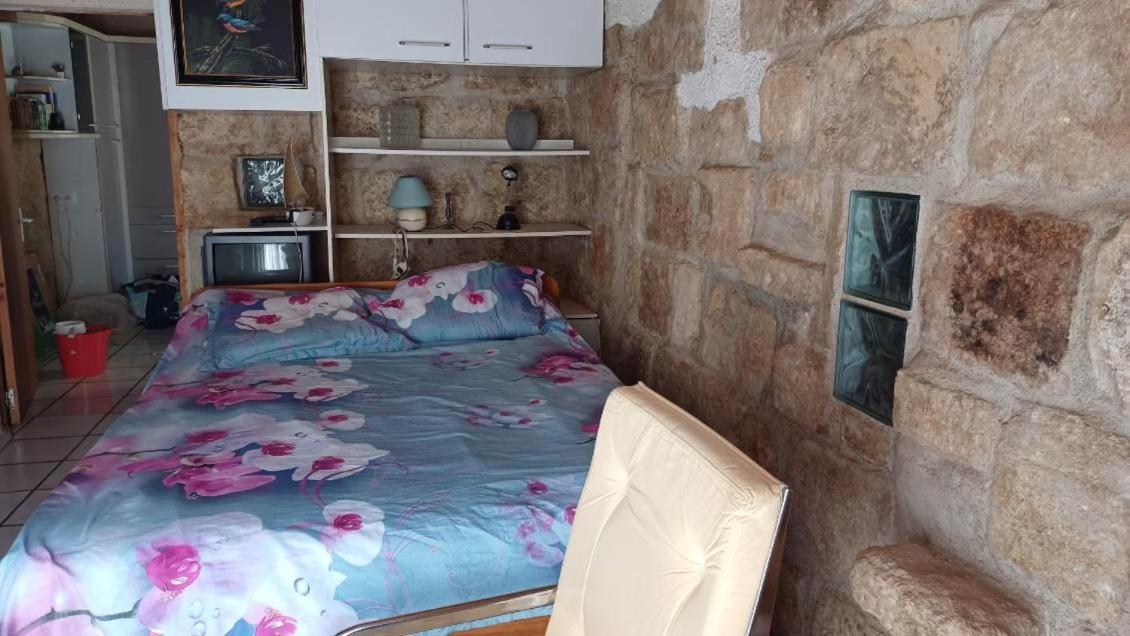 Appartement Chaleureux Dans Une Maison En Pierre Mireval Exterior foto