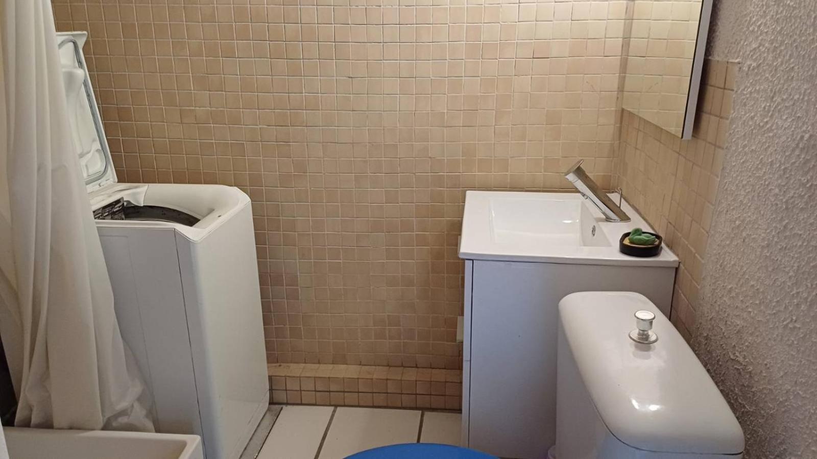 Appartement Chaleureux Dans Une Maison En Pierre Mireval Exterior foto